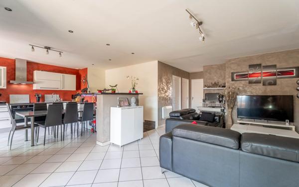 Appartement à vendre    5 pièces • 95 m2 Sain-Bel