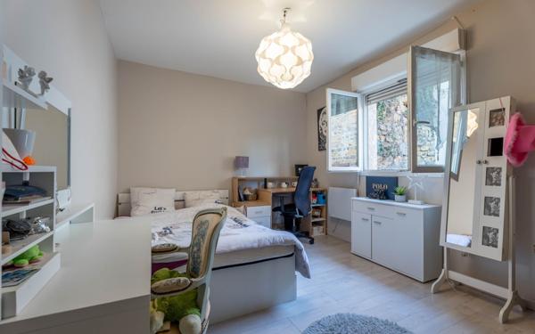 Appartement à vendre    5 pièces • 95 m2 Sain-Bel