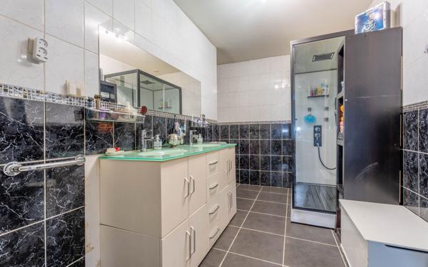 Appartement à vendre    5 pièces • 95 m2 Sain-Bel