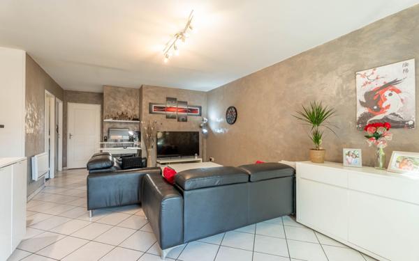 Appartement à vendre    5 pièces • 95 m2 Sain-Bel