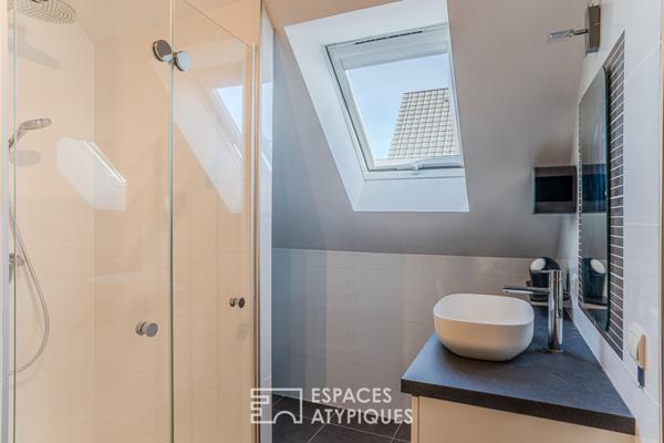 Chaleureuse contemporaine avec terrasse et jardin