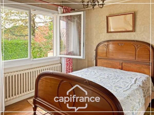 Maison à rénover, 5 chambres, jardin, tout à l'égoût, proche des commodités