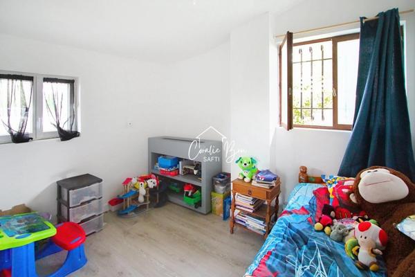 Maison individuelle sur beau terrain clos