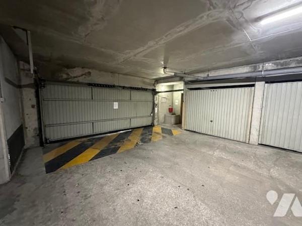 Appartement T3/4 de 70 m² (environ), en centre ville avec une cave et un box en sous-sol sécurisé