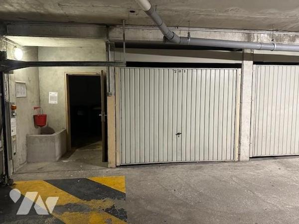 Appartement T3/4 de 70 m² (environ), en centre ville avec une cave et un box en sous-sol sécurisé