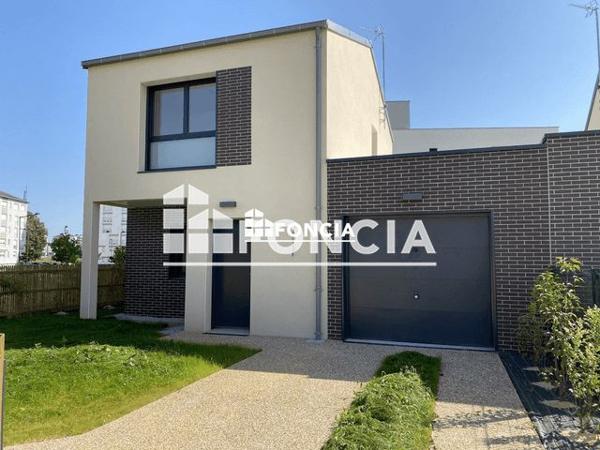 Location Maison 3 pièces 80.4 m² - 25 RUE HEBERT Laval 53000