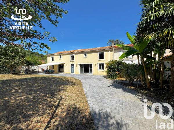 Maison à vendre 6 pièces 190 m² Fontenay-le-Comte