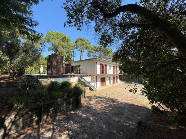 Piraillan , au calme, villa spacieuse 242m²