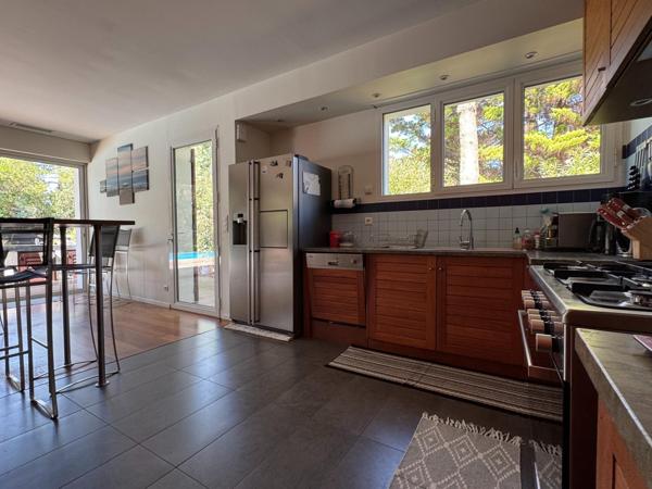 Piraillan , au calme, villa spacieuse 242m²