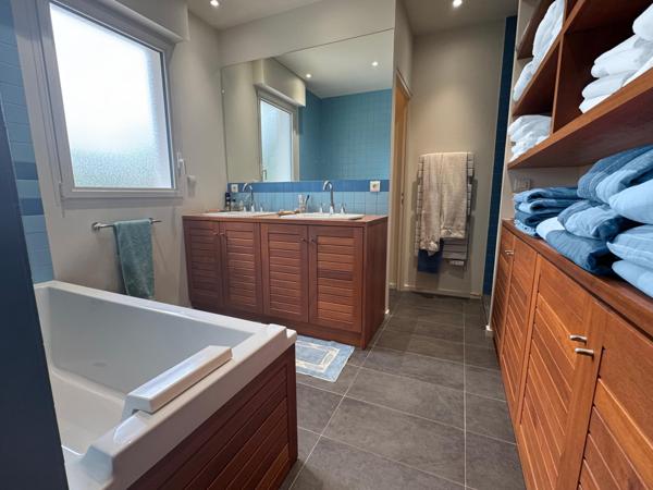 Piraillan , au calme, villa spacieuse 242m²