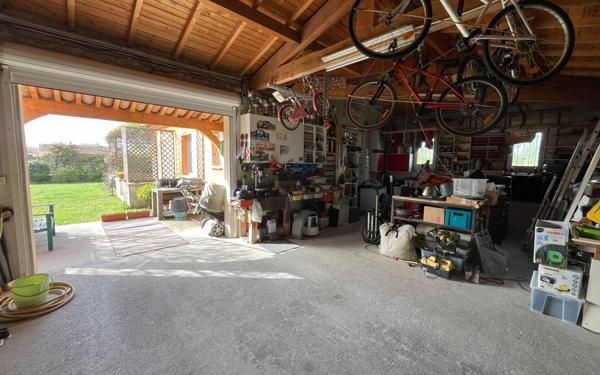 Maison à vendre    5 pièces • 180 m2 L'Isle-sur-la-Sorgue