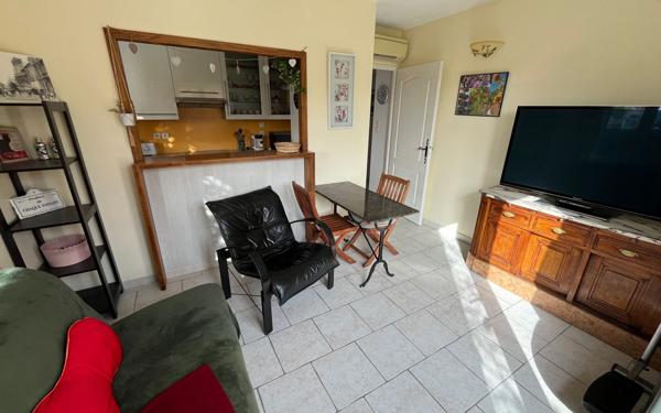 Maison à vendre    5 pièces • 180 m2 L'Isle-sur-la-Sorgue