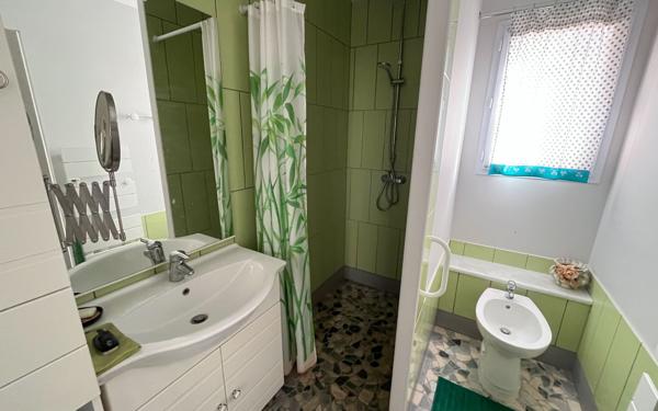 Maison à vendre    5 pièces • 180 m2 L'Isle-sur-la-Sorgue