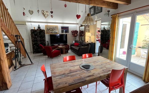 Maison à vendre    5 pièces • 180 m2 L'Isle-sur-la-Sorgue