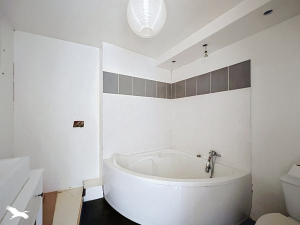 Maison à vendre 129 600 € Fontenay-le-Comte 3 p 110 m² DPE E