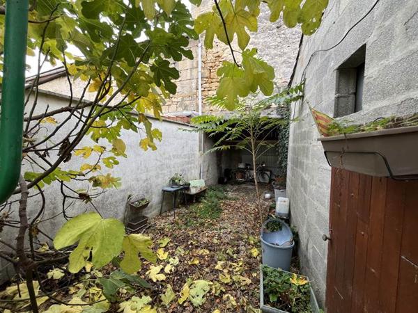 Immeuble à vendre |                                       Gond-Pontouvre |                                            104 m²