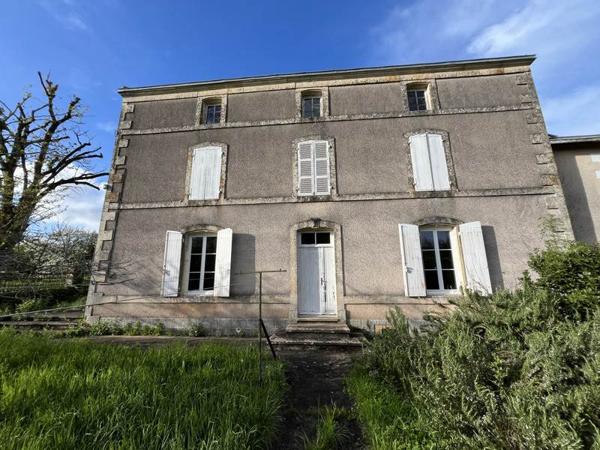 Maison à vendre 265 500 € Vitré 7 p 281 m² DPE F