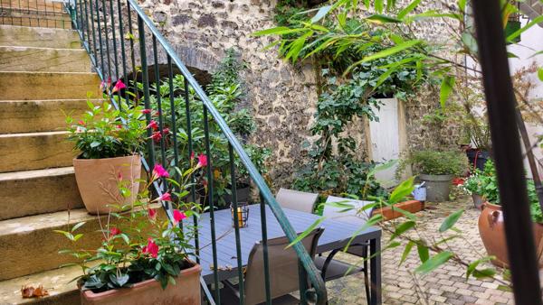 MAISON DE 145M² AU COEUR DE BEAUJEU AVEC 1700m² DE TERRAIN