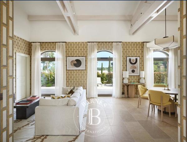 Antibes, Villa  1 650 m² à vendre