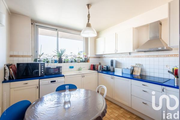 Appartement 4 pièces de 108 m² à Paris (75016)