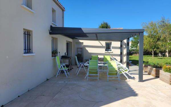 Maison à vendre    5 pièces •  Thénac