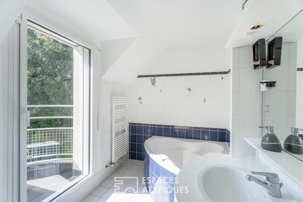 Contemporaine rénovée en coeur de Bourg à 200 m du Golfe du Morbihan