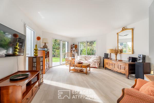 Contemporaine rénovée en coeur de Bourg à 200 m du Golfe du Morbihan