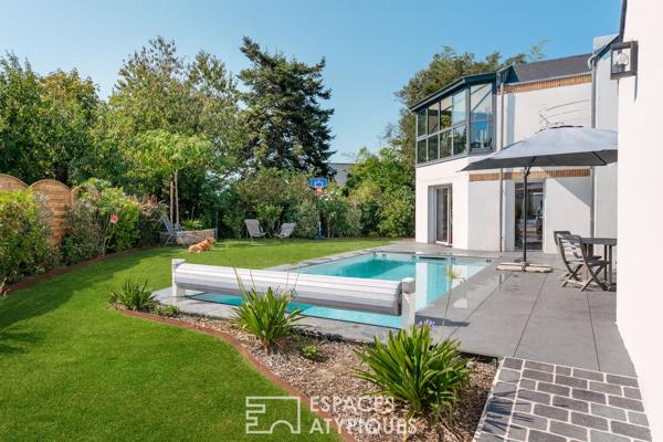 Contemporaine rénovée en coeur de Bourg à 200 m du Golfe du Morbihan