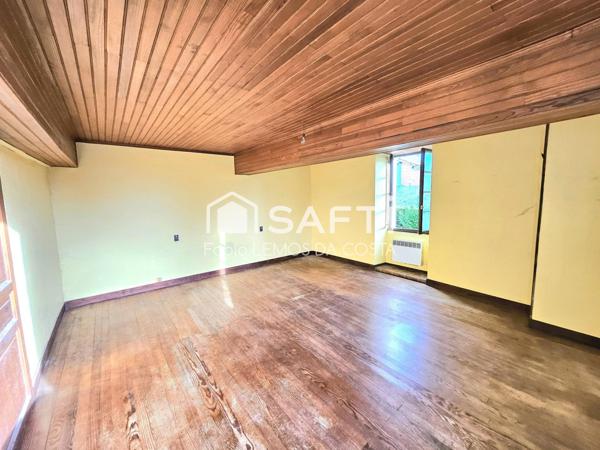 MAISON PROCHE TOUS COMMERCES AVEC JARDIN ET GARAGE