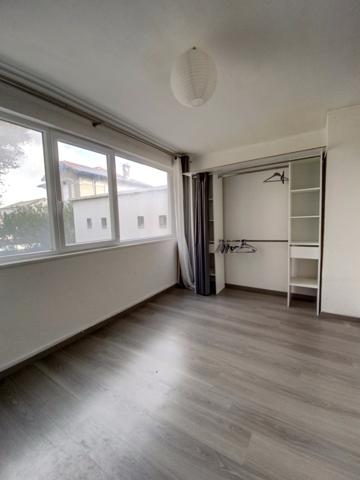 Appartement
                                                                                                                                                                                                                                                                                                                        2 pièce(s)                                                                                                                                                                                                          1 chambre(s)                                                                                                                                                                                                          41.61  m²