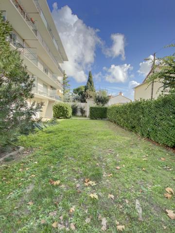 Appartement
                                                                                                                                                                                                                                                                                                                        2 pièce(s)                                                                                                                                                                                                          1 chambre(s)                                                                                                                                                                                                          41.61  m²