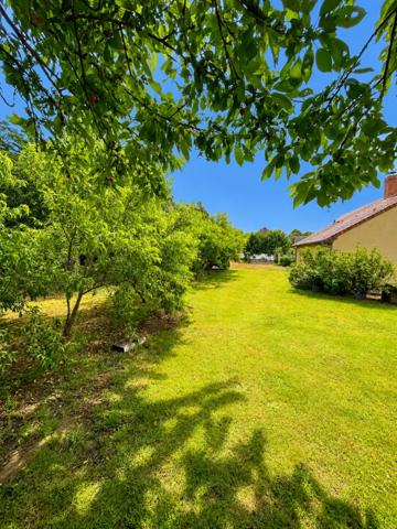 Exclusivité - Spay - Ancienne fermette restaurée 151 m2 au c