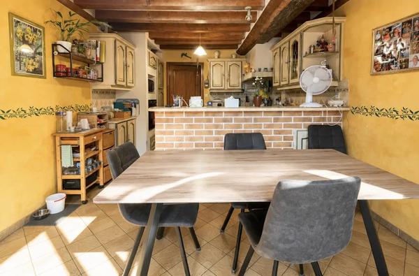 Exclusivité - Spay - Ancienne fermette restaurée 151 m2 au c