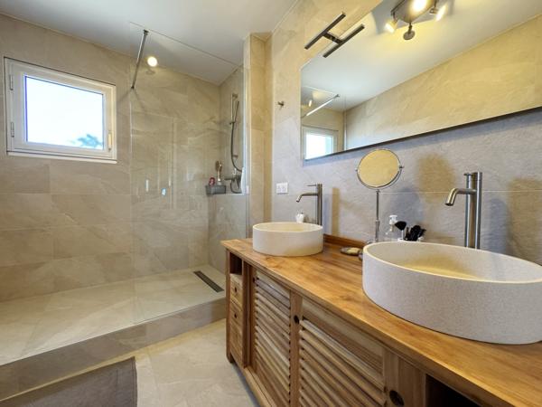 Appartement  6 pièce(s)  4 chambre(s)  147.32 m²