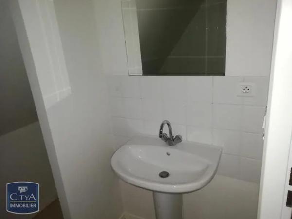 Appartement à louer 3 pièces 62.17m² Saint-Amand-Montrond (18200)