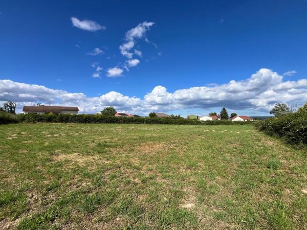 EXCLUSIVITÉ – Terrain à bâtir de 1 900 m² à Fontenay