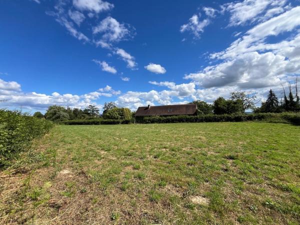 EXCLUSIVITÉ – Terrain à bâtir de 1 900 m² à Fontenay