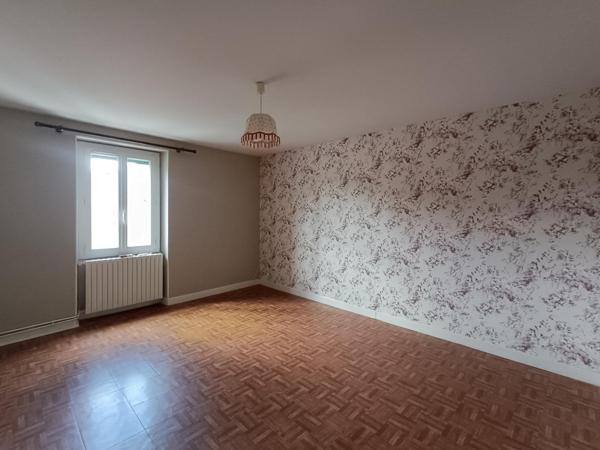 5 MN DE COSNE SUR LOIRE MAISON 5 CHAMBRES de 178 m²