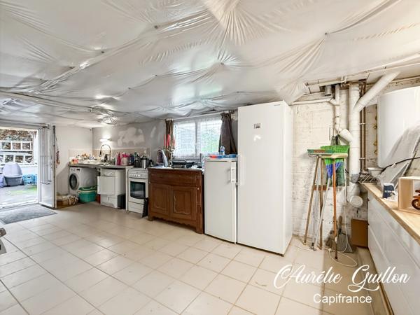 Maison familiale 152 m² – 5 chambres – Sous-sol complet – Piscine chauffée – Bourg de La Chapelle-Caro
