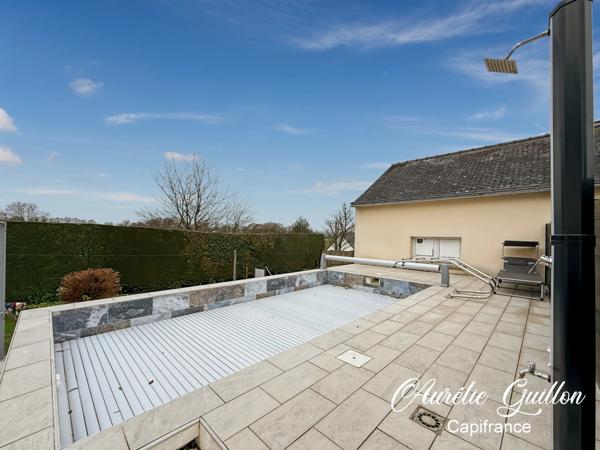 Maison familiale 152 m² – 5 chambres – Sous-sol complet – Piscine chauffée – Bourg de La Chapelle-Caro