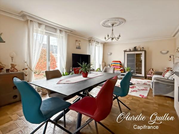 Maison familiale 152 m² – 5 chambres – Sous-sol complet – Piscine chauffée – Bourg de La Chapelle-Caro
