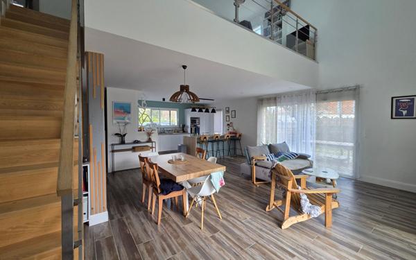 Maison à vendre    4 pièces •  Biscarrosse