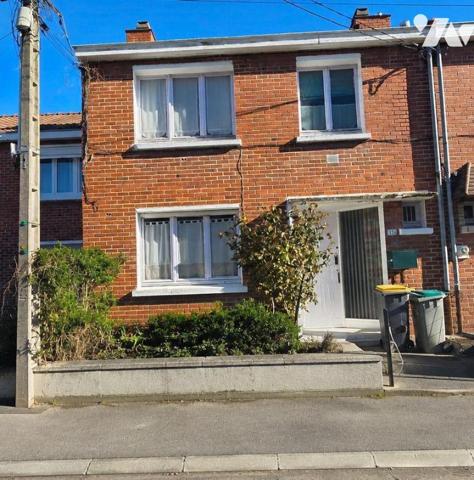 Maison mitoyenne à vendre à Valenciennes (59300) en Nord (59)

Située à Valenciennes, cette m...