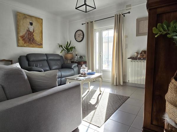 Maison avec appartement indépendant, garage et terrasses, vue Alpilles