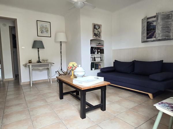 Maison avec appartement indépendant, garage et terrasses, vue Alpilles