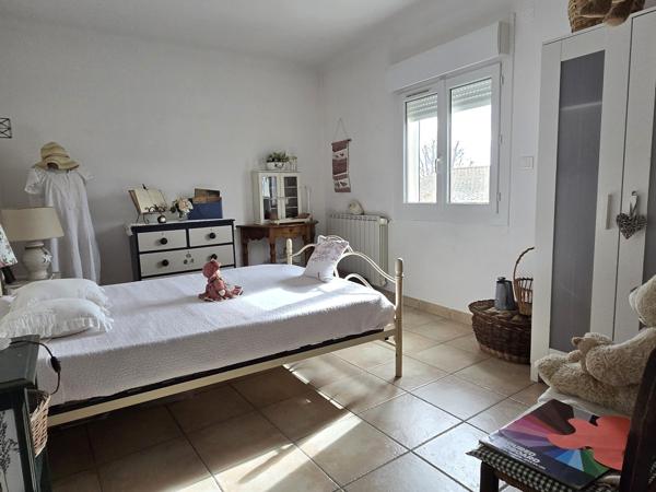 Maison avec appartement indépendant, garage et terrasses, vue Alpilles