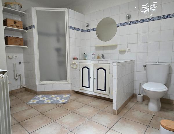 Maison avec appartement indépendant, garage et terrasses, vue Alpilles