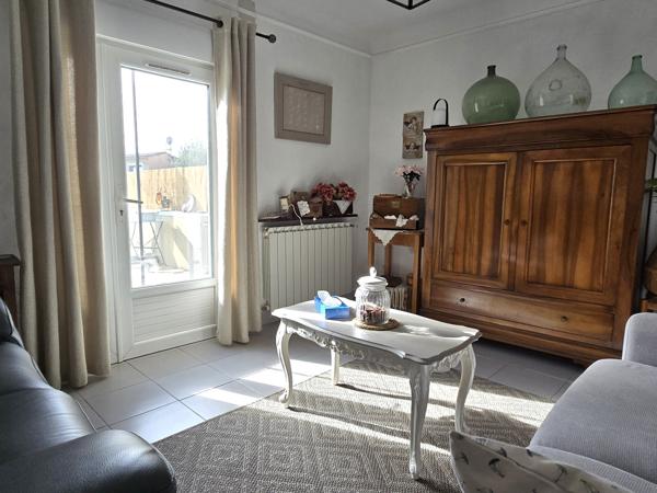 Maison avec appartement indépendant, garage et terrasses, vue Alpilles