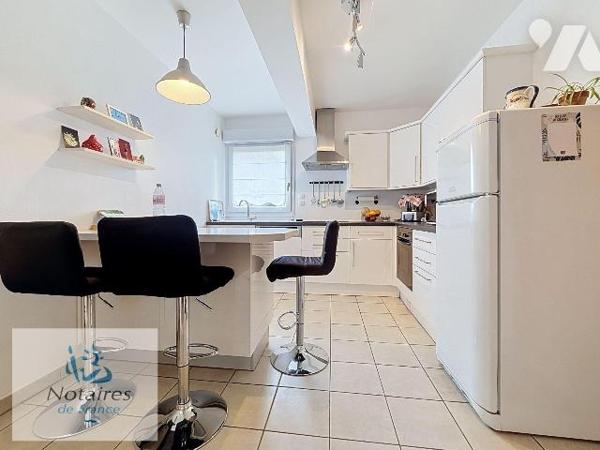 EN EXCLUSIVITE CHEZ VOTRE NOTAIRE 

A VENDRE - MAISON INDIVIDUELLE  EN SEMI PLAIN PIED - 3 CH...