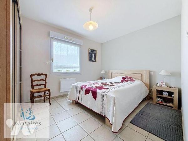EN EXCLUSIVITE CHEZ VOTRE NOTAIRE 

A VENDRE - MAISON INDIVIDUELLE  EN SEMI PLAIN PIED - 3 CH...